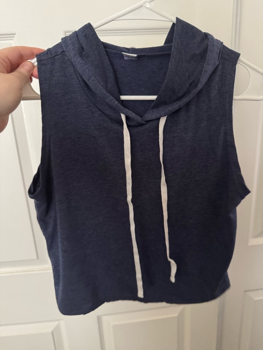 Amazon Essentials Navy Sleeveless Hooded Tank with White Drawstrings